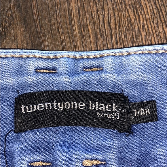 Rue 21 Jeans! - Picture 4 of 4